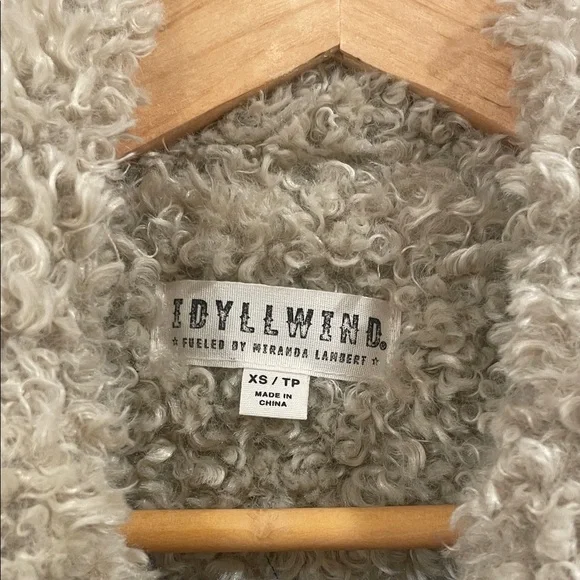 Idyllwind Women's Lynn Southwestern Print Fur Collar Shacket XS - Picture 6 of 8